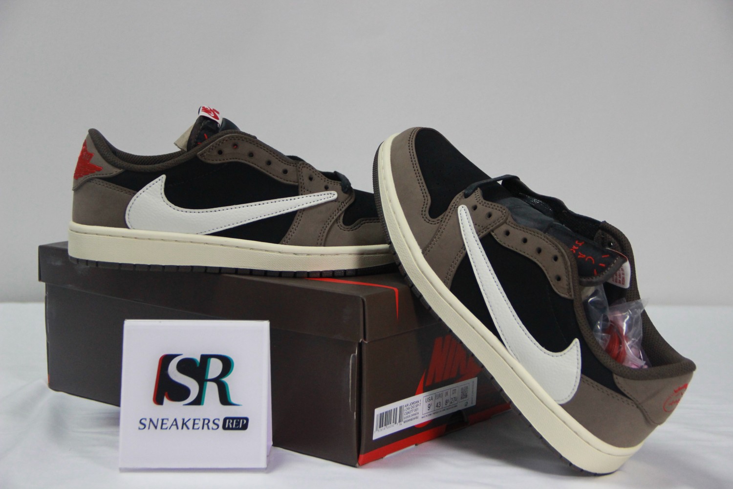 Jordan 1 Retro Low OG SP Travis Scott CQ4277-001