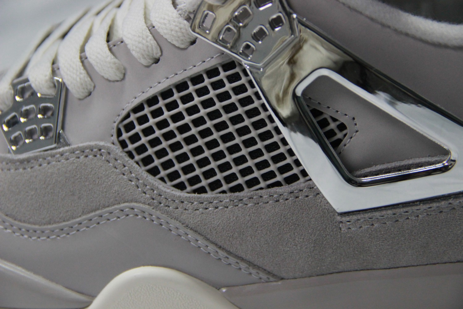 Jordan 4 Retro Frozen Moments (W) AQ9129-001