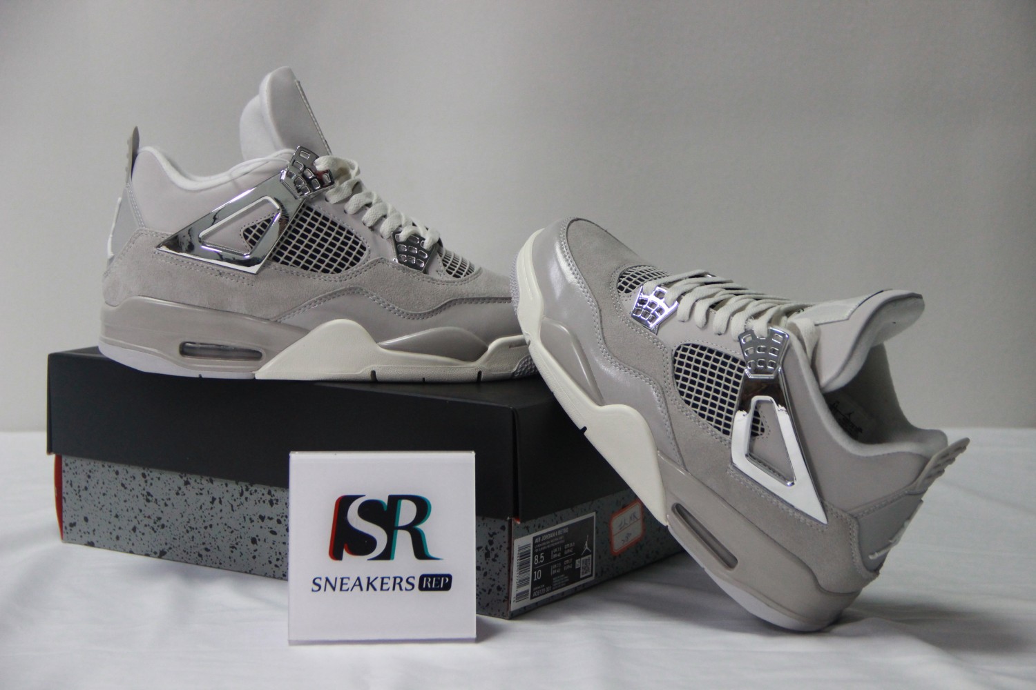 Jordan 4 Retro Frozen Moments (W) AQ9129-001