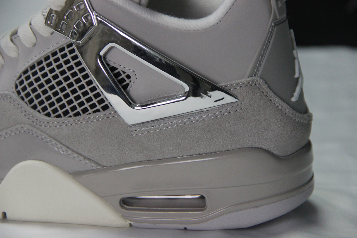 Jordan 4 Retro Frozen Moments (W) AQ9129-001