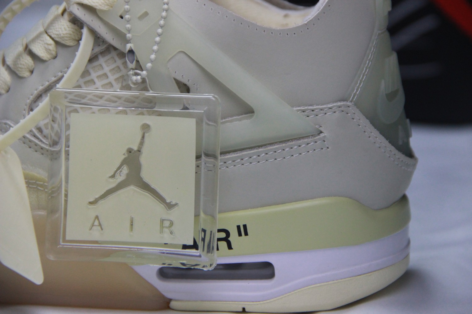 Air Jordan 4 Retro off-white sail CV9388-100