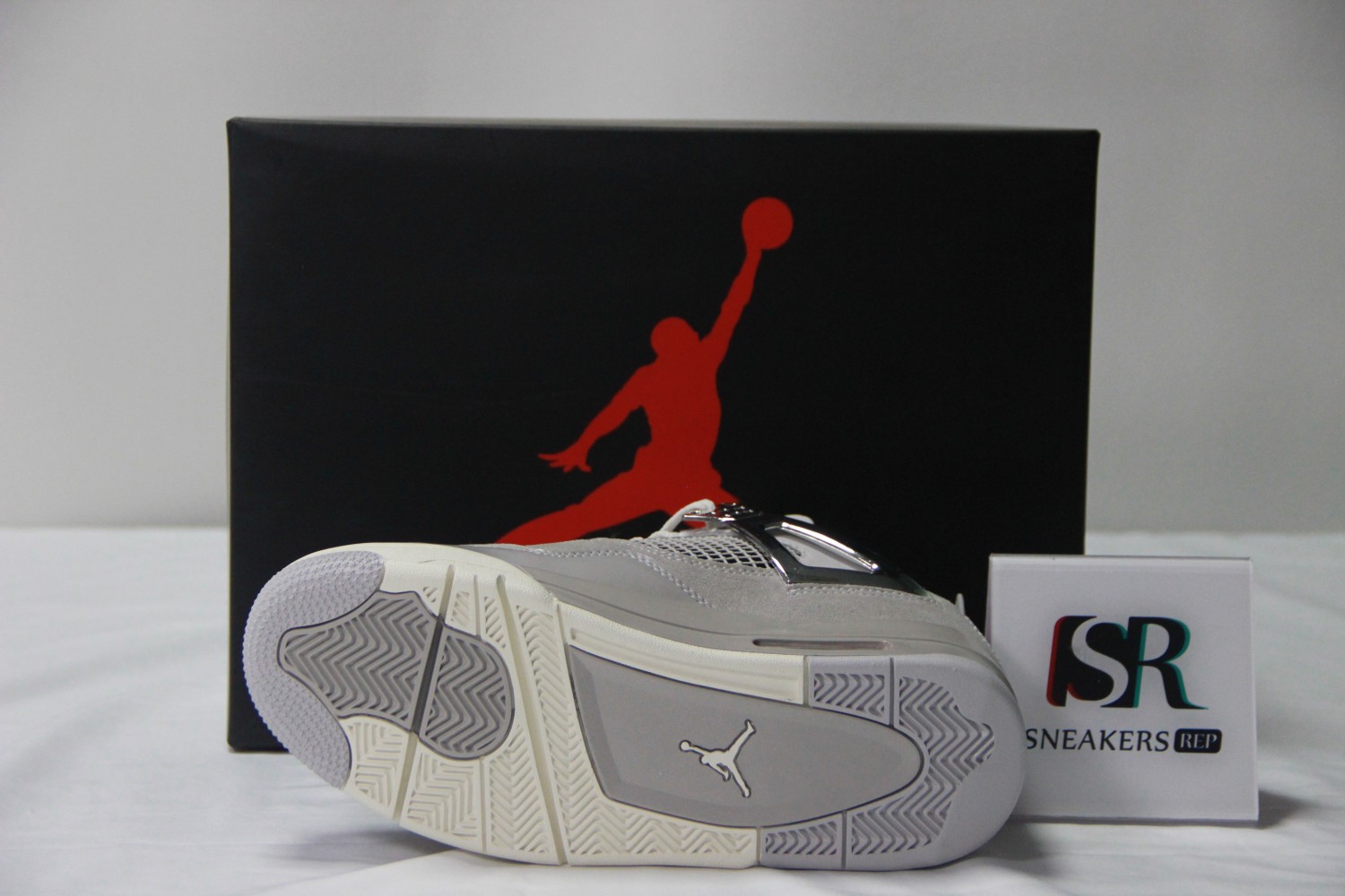 Jordan 4 Retro Frozen Moments (W) AQ9129-001