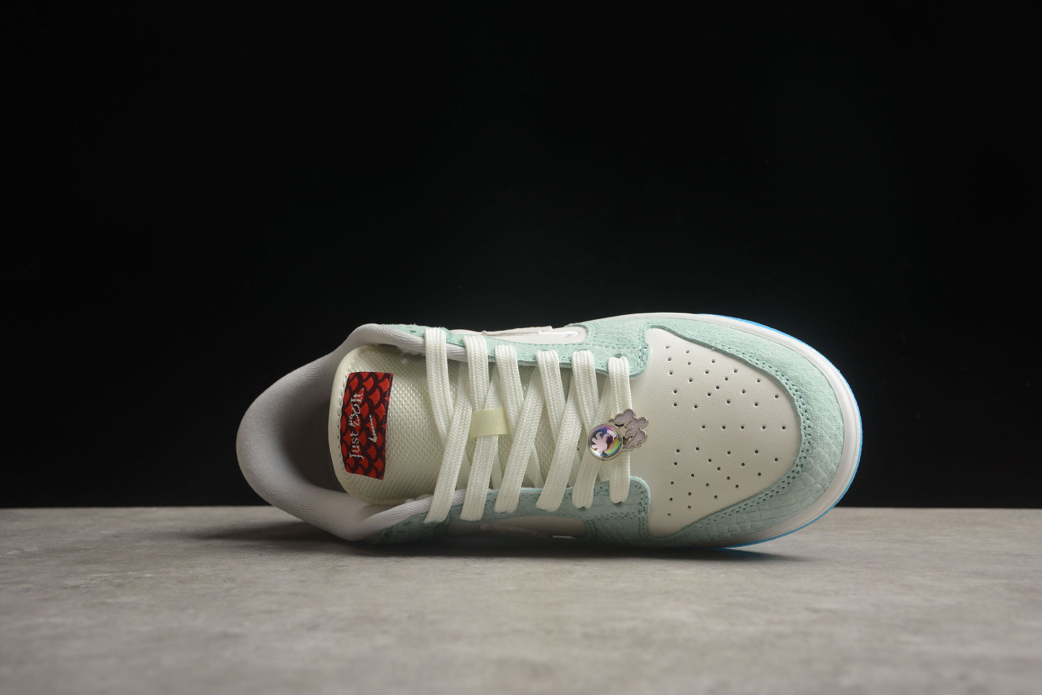 Nike SB Dunk Low 2024 FZ5065-111