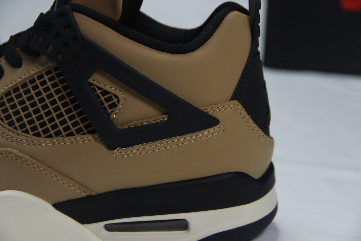 Jordan 4 Retro Fossil AQ9129-200