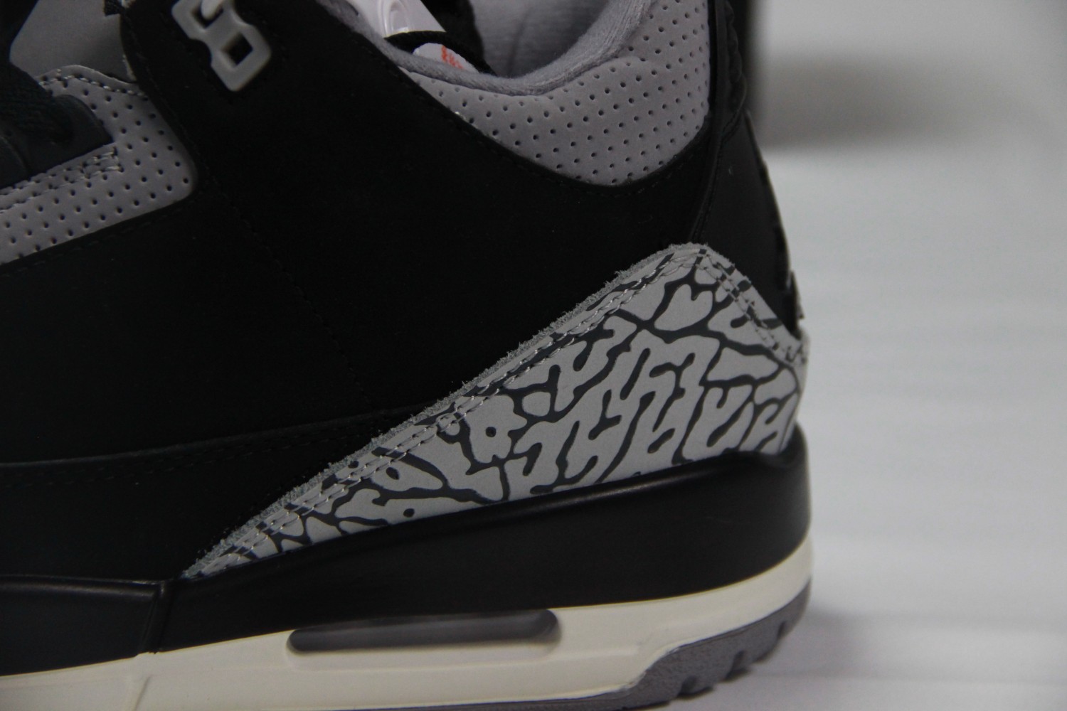 Jordan 3 Retro Off Noir CK9246-001