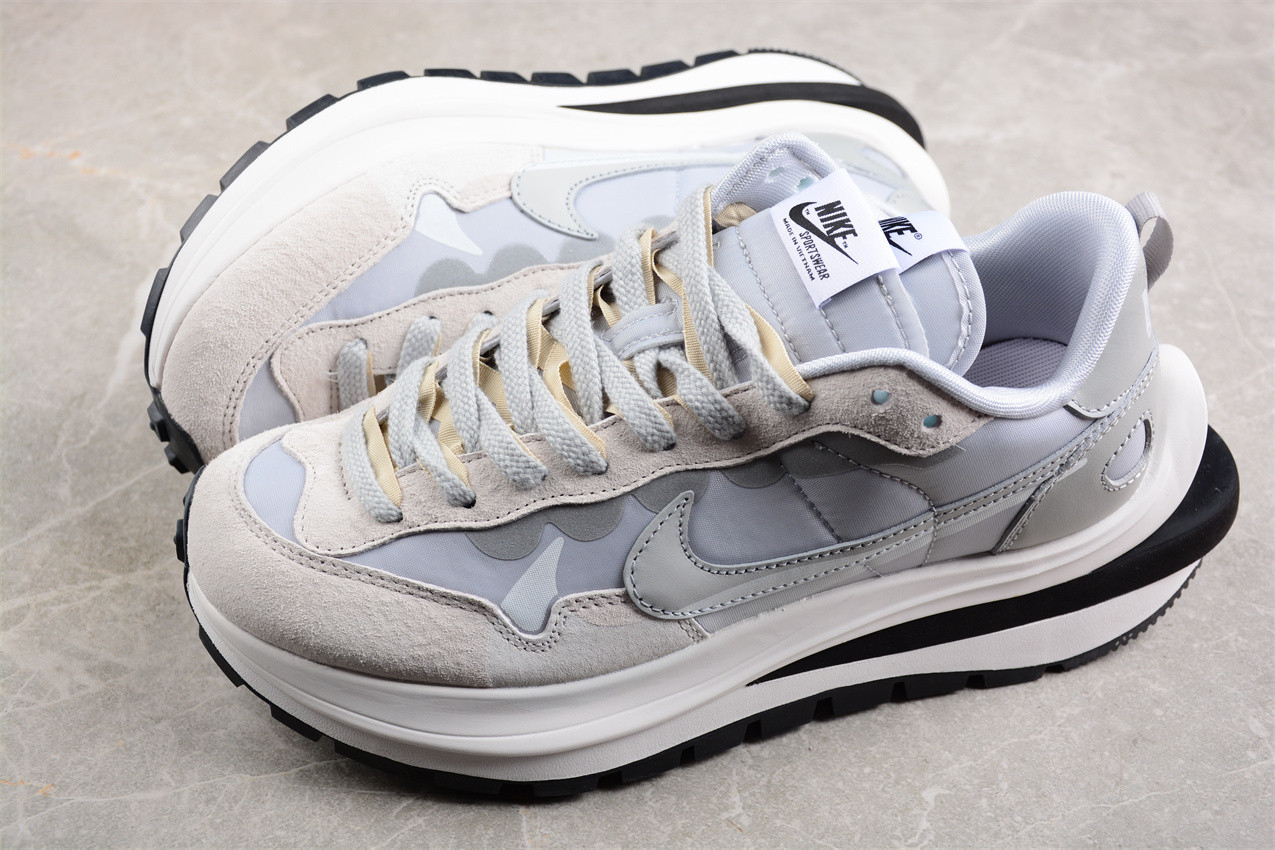 Sacai x Nike VaporWaffle 3.0 DD1875-108