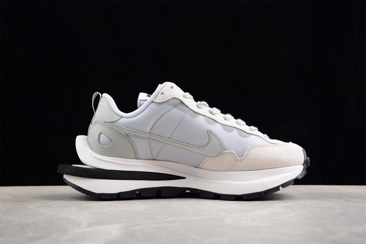 Sacai x Nike VaporWaffle 3.0 DD1875-108