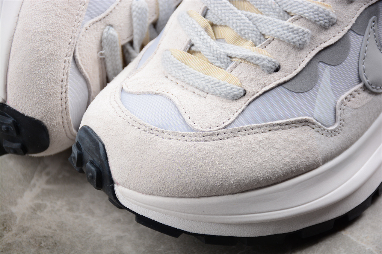Sacai x Nike VaporWaffle 3.0 DD1875-108