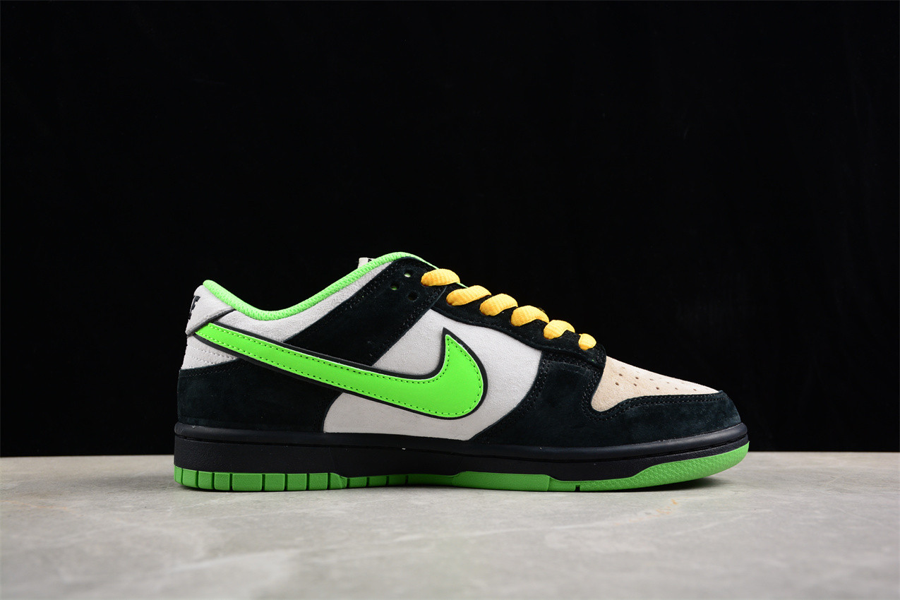 The Powerpuff Girls x Nike Dunk SB Low GP5532-063