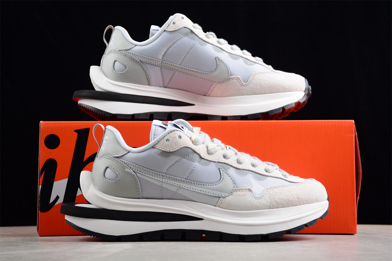 Sacai x Nike VaporWaffle 3.0 DD1875-108