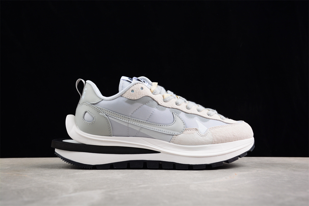 Sacai x Nike VaporWaffle 3.0 DD1875-108