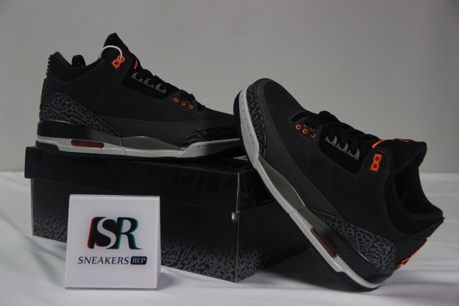 Jordan 3 Retro Fear Pack (2023)  CT8532-080