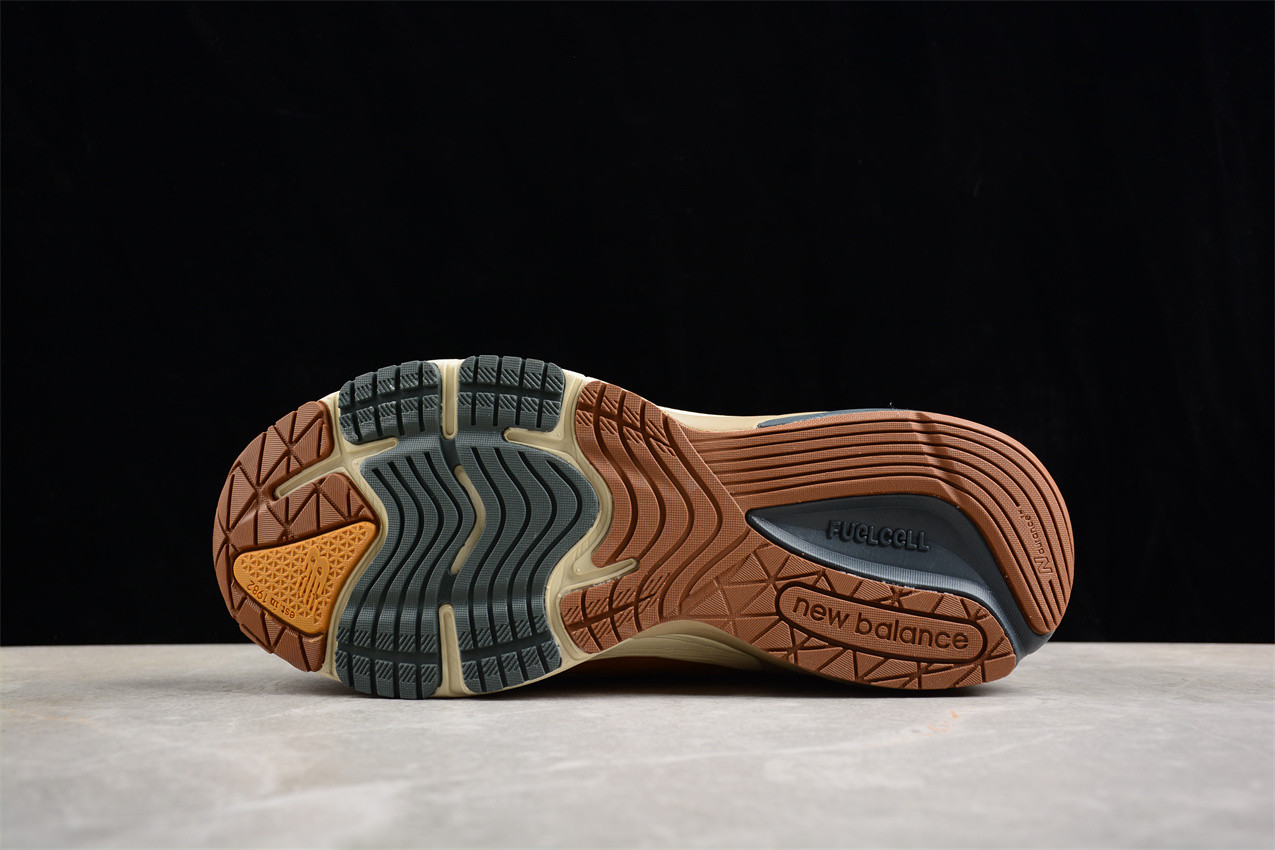 N*w B*la*ce 990v6 Carhartt WIP Sculpture Center M990CH6