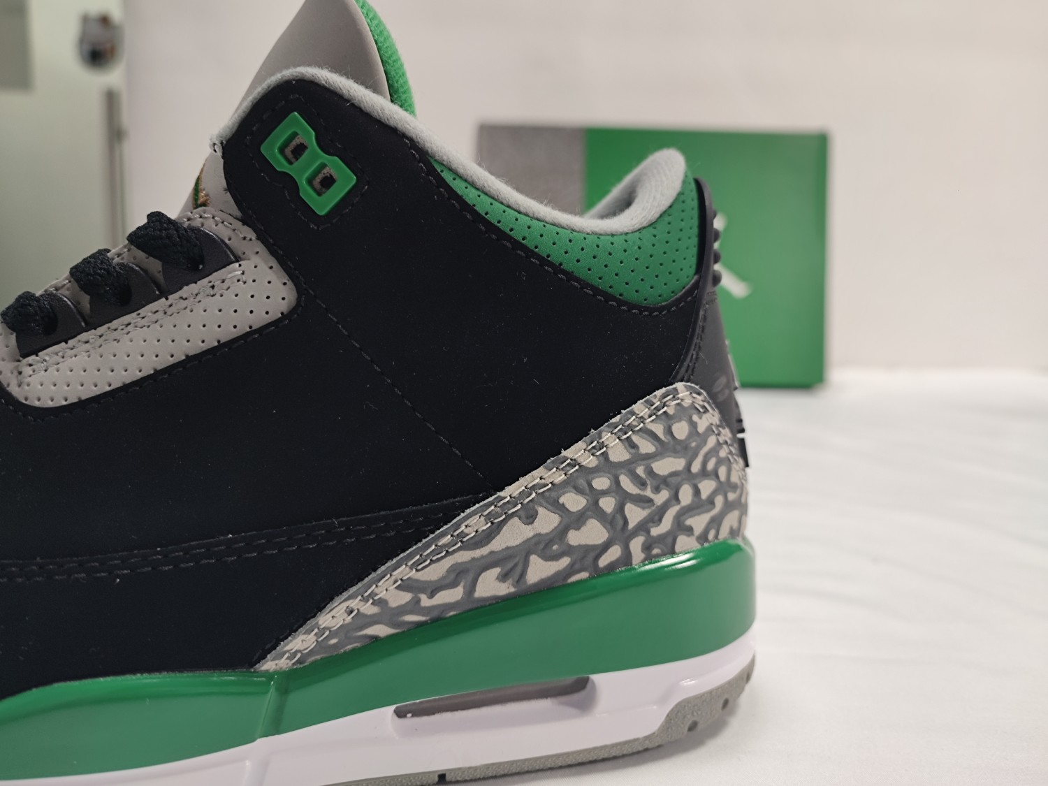 Jordan 3 Retro Pine Green CT8532-030