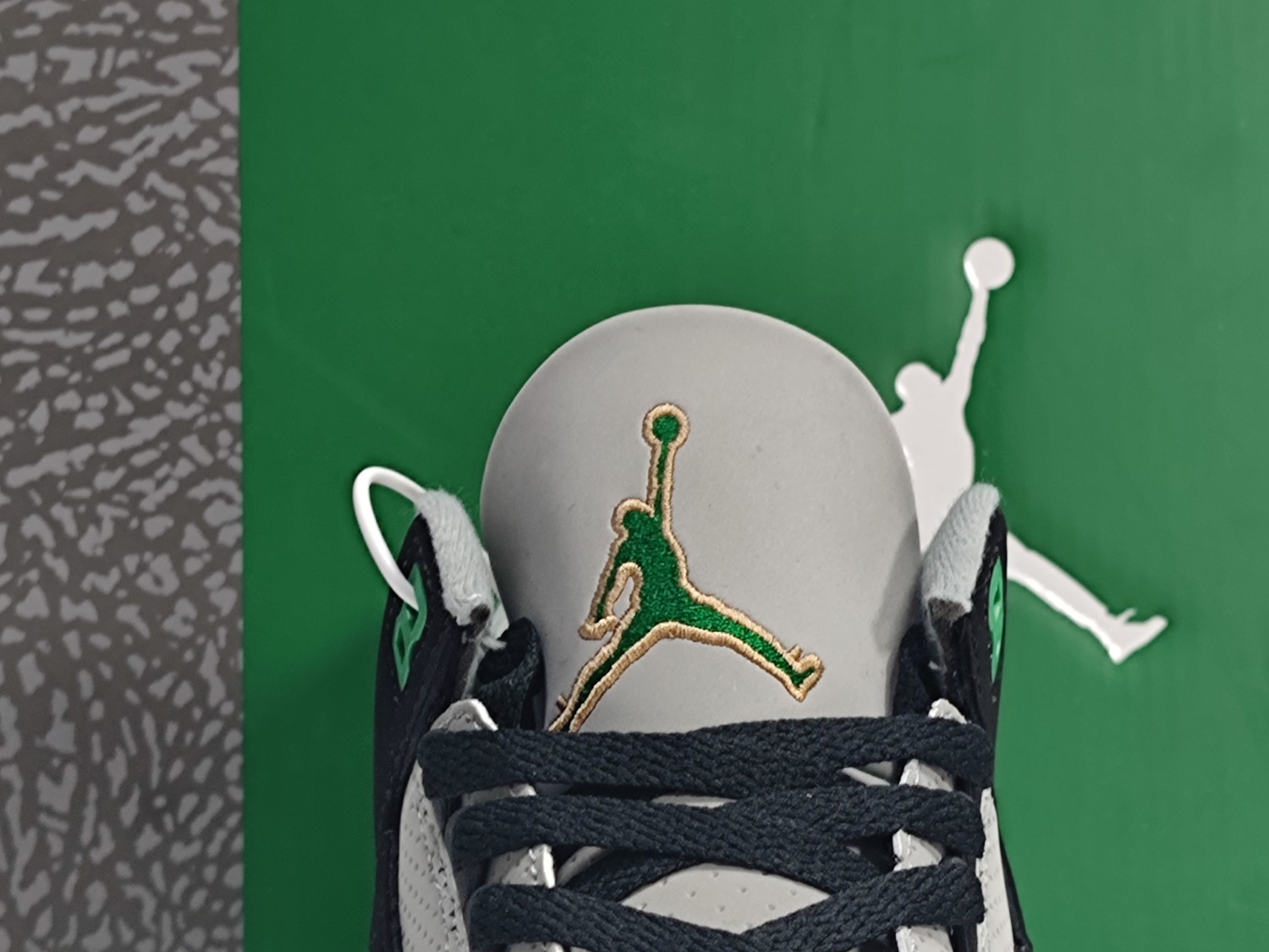 Jordan 3 Retro Pine Green CT8532-030
