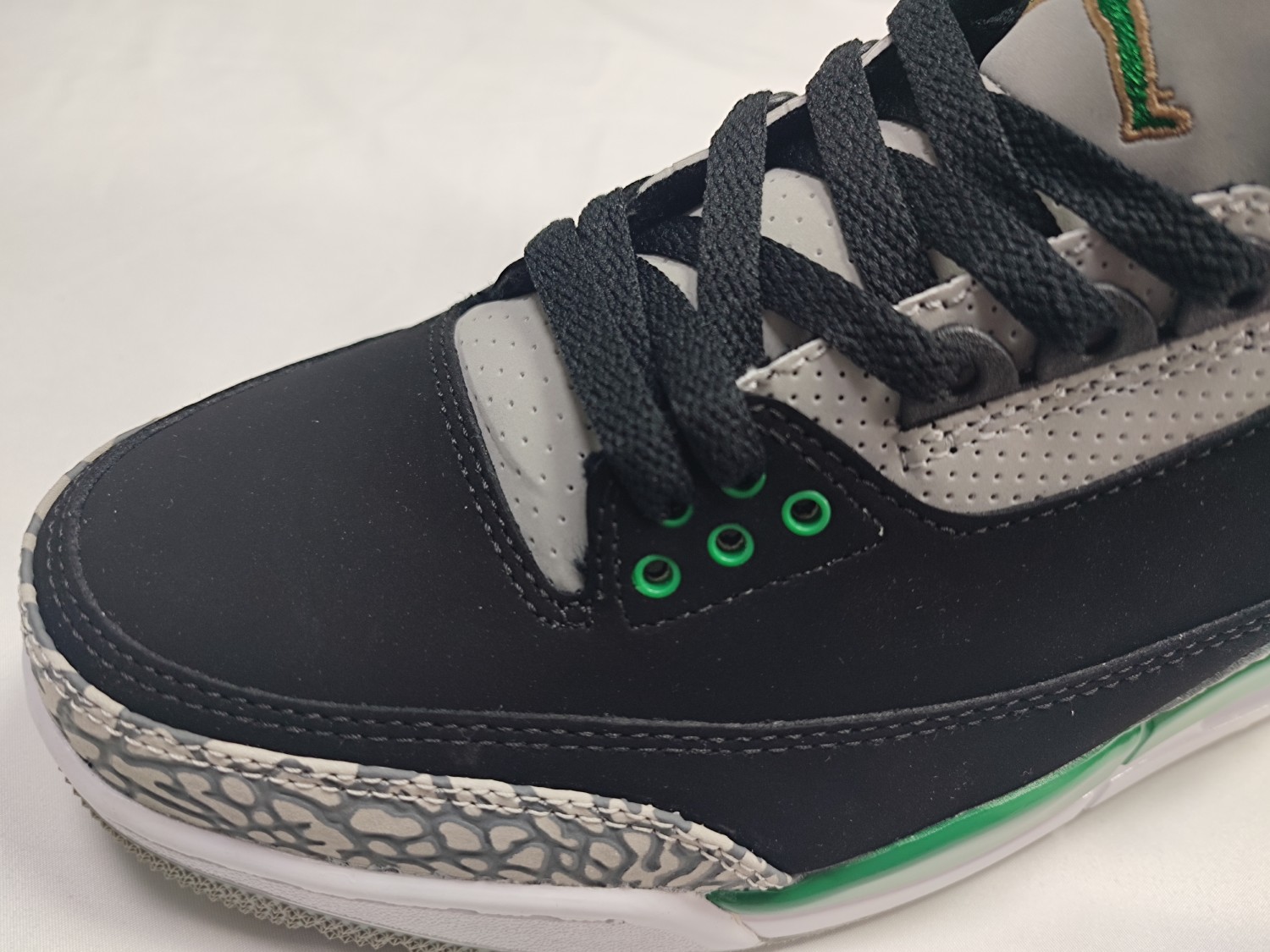 Jordan 3 Retro Pine Green CT8532-030