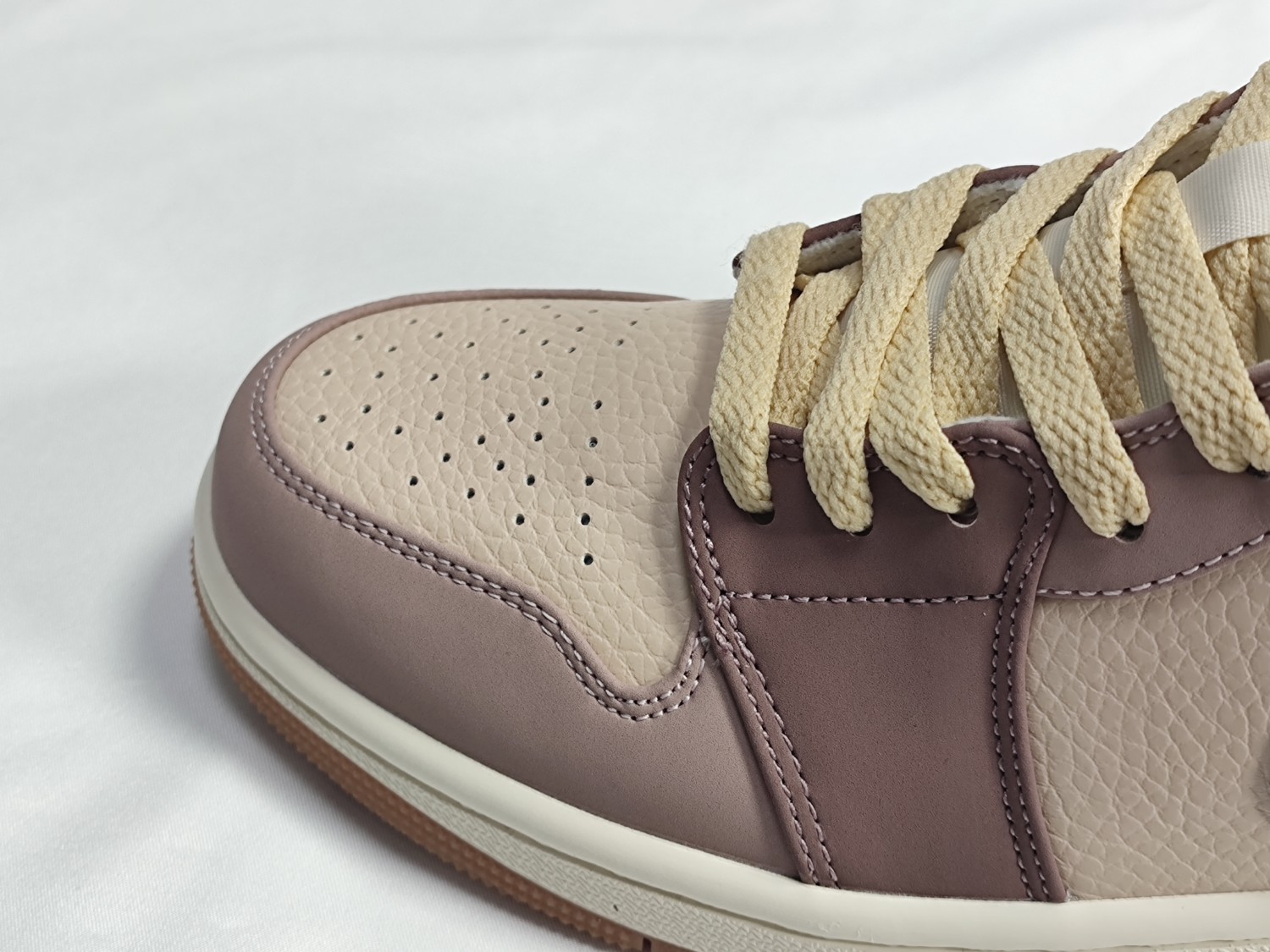 Jordan 1 Mid SE Dark Pony Smoky Mauve (W) DO7440-821