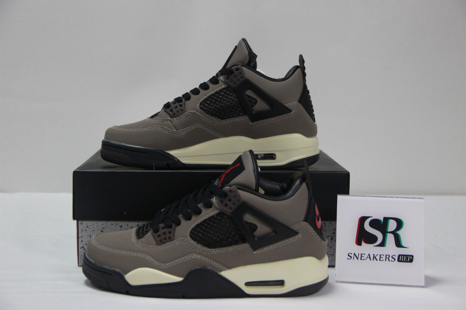Travis Scott x Air Jordan 4 Olive AJ4-882335