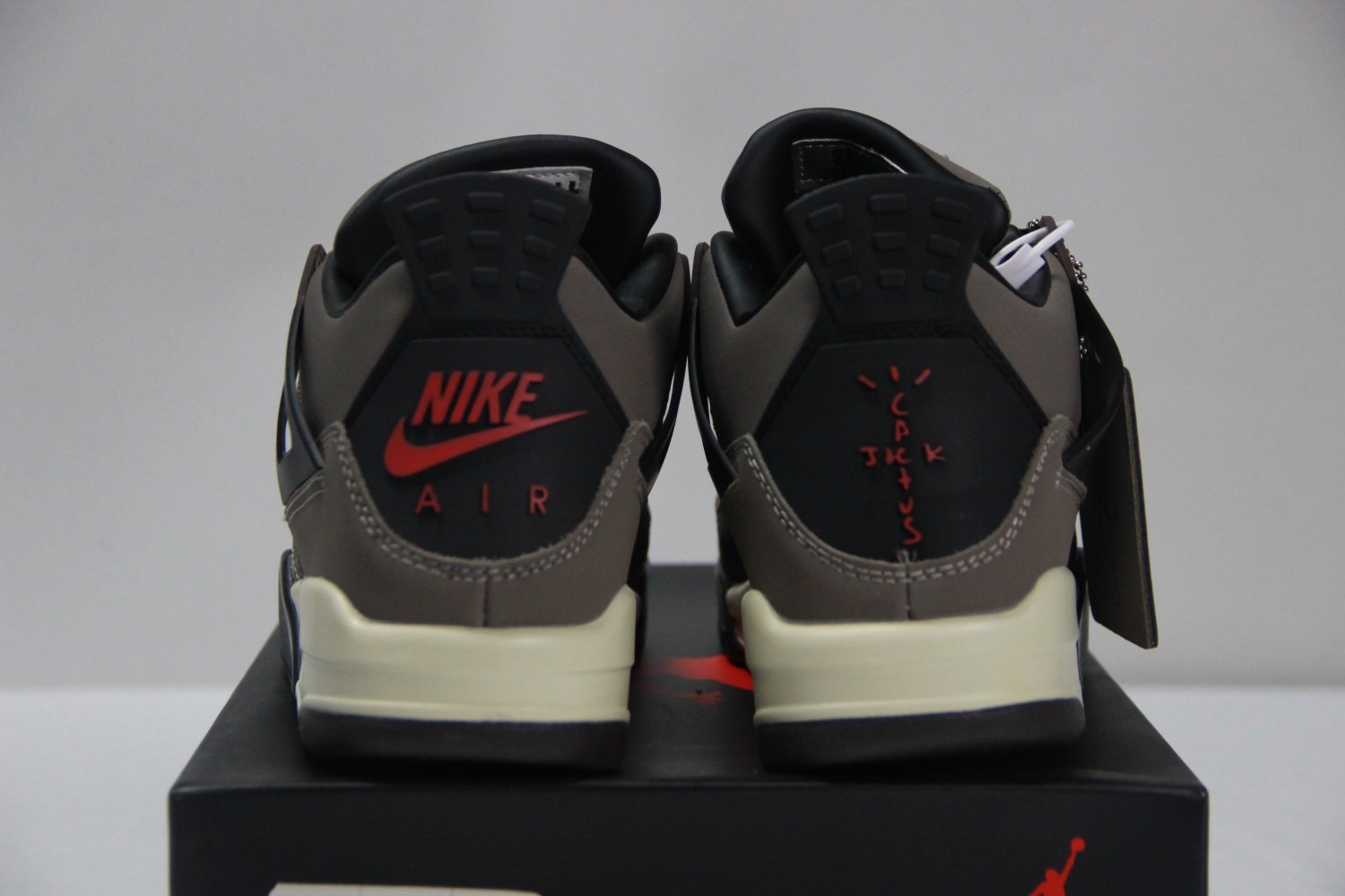 Travis Scott x Air Jordan 4 Olive AJ4-882335