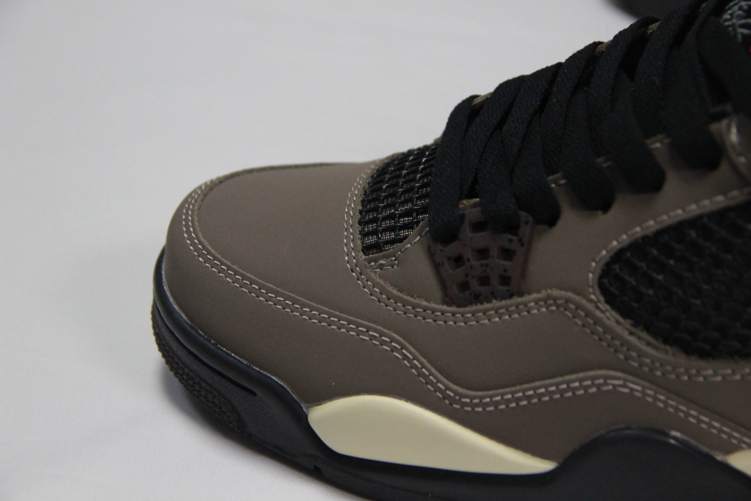 Travis Scott x Air Jordan 4 Olive AJ4-882335