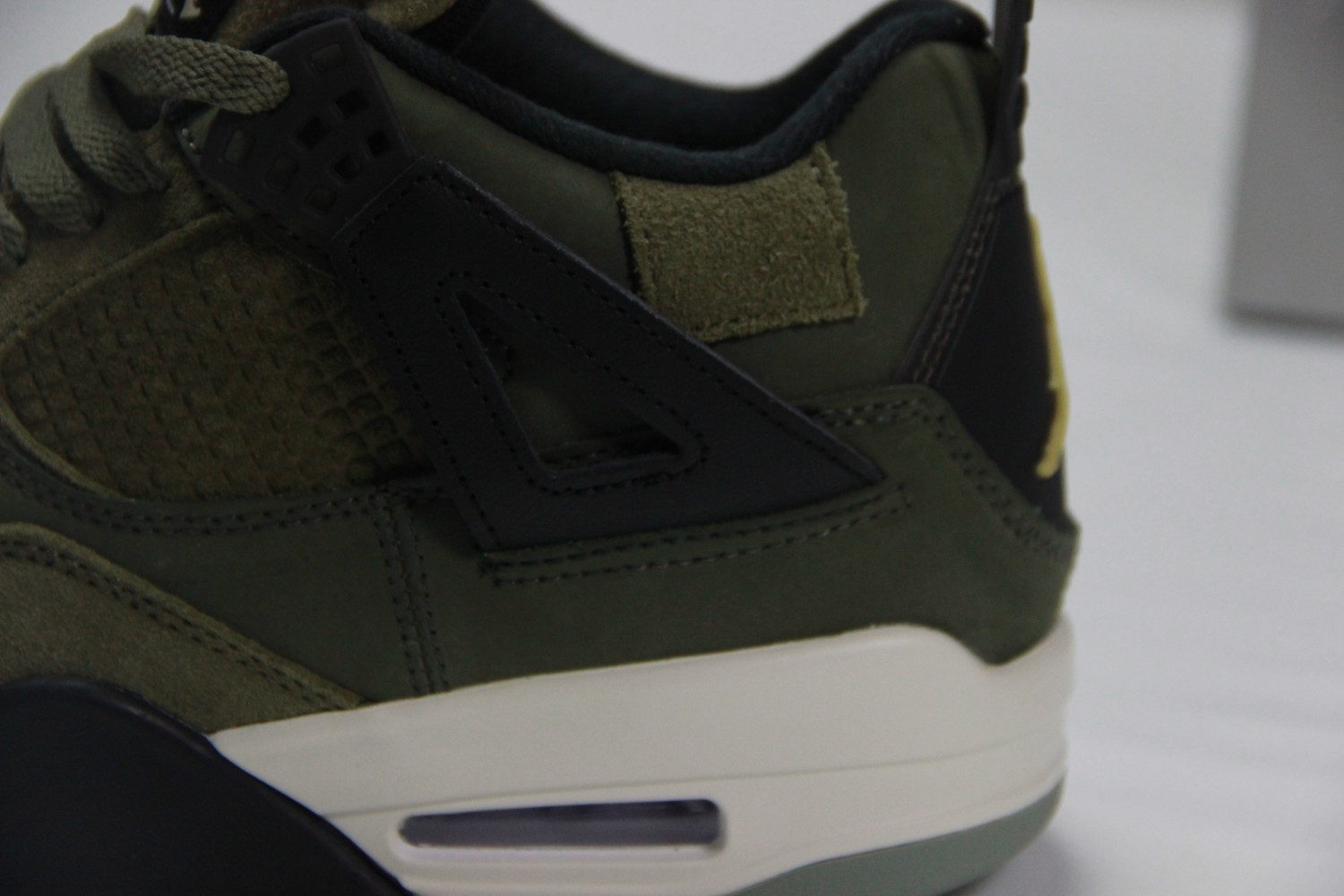 Jordan 4 Retro SE Craft Medium Olive FB9927-200