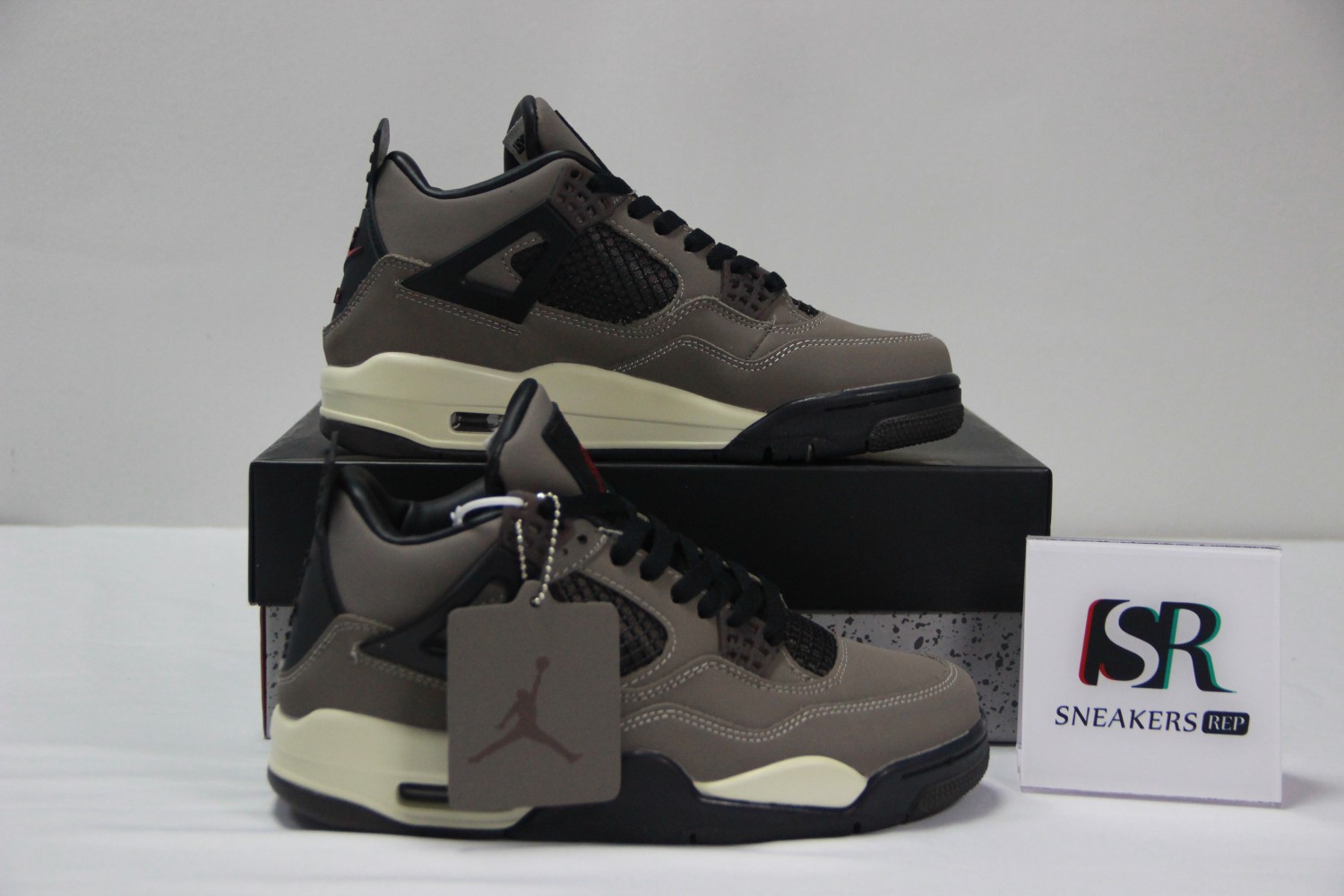 Travis Scott x Air Jordan 4 Olive AJ4-882335