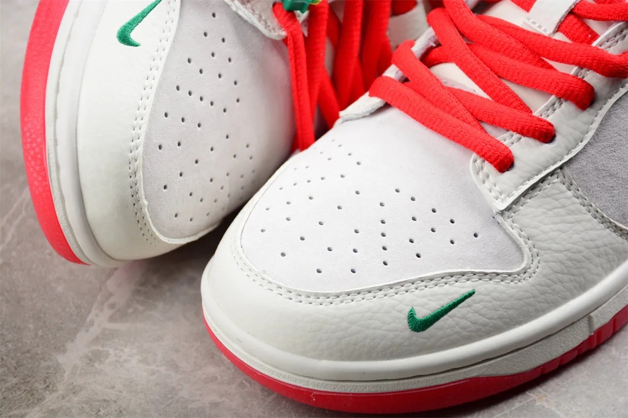 Nike SB Dunk Low UN DQ8426-154