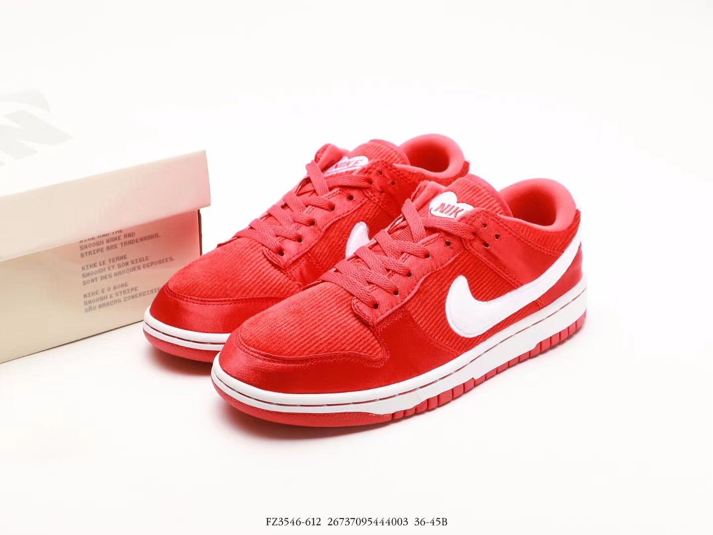 Nike Dunk Low Valentine