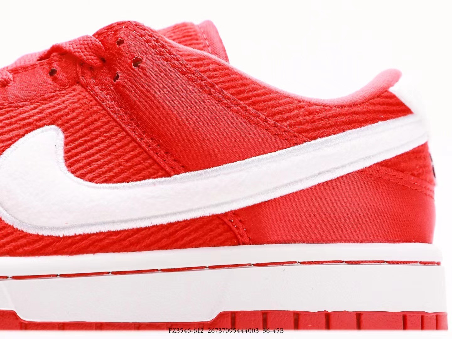 Nike Dunk Low Valentine