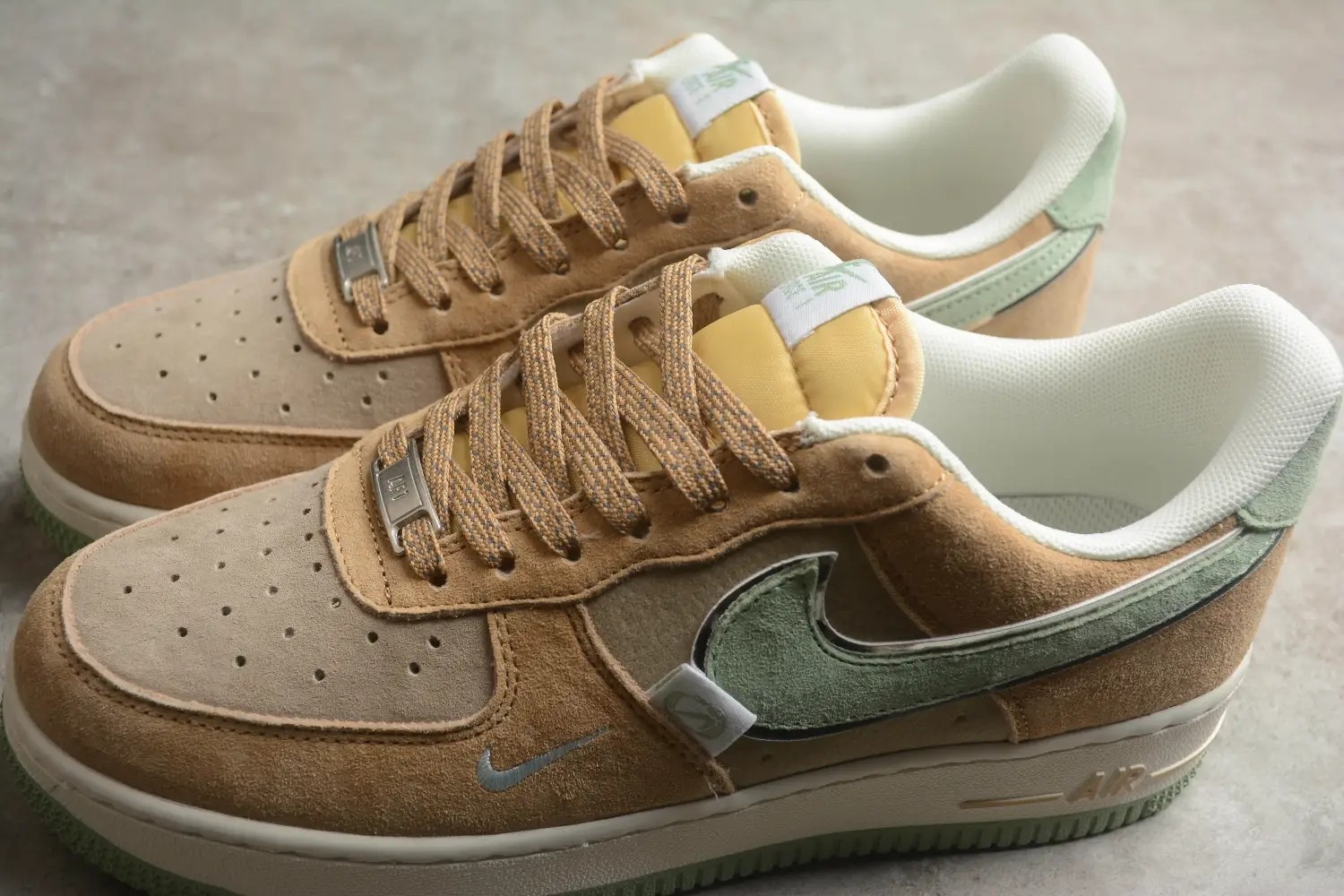 Nike Air Force 1 Low Christmas Tree CD1221-222