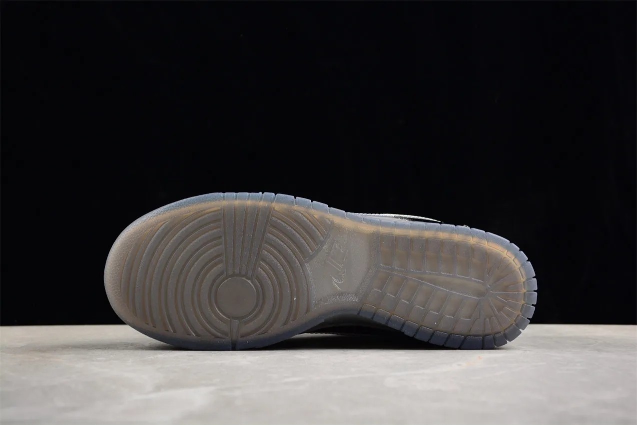 Nike Dunk Low BETRUE To Your DNA Hyperflat FV3617-001