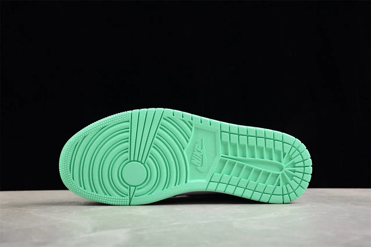 Jordan 1 Retro High OG Green Glow DZ5485-130