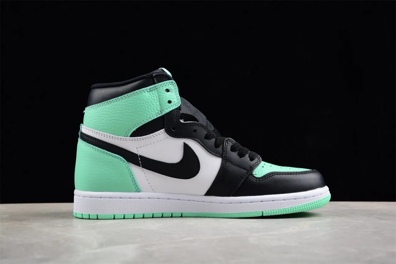 Jordan 1 Retro High OG Green Glow DZ5485-130