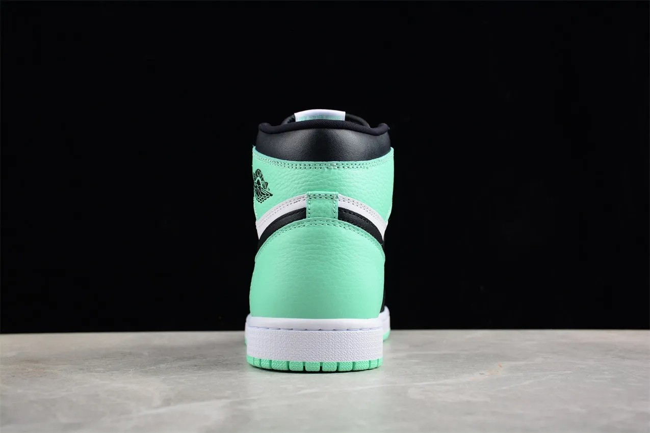 Jordan 1 Retro High OG Green Glow DZ5485-130