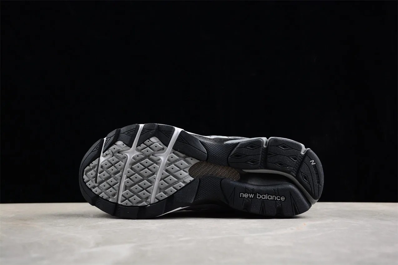 N*w B*la*ce 992 M990DB3
