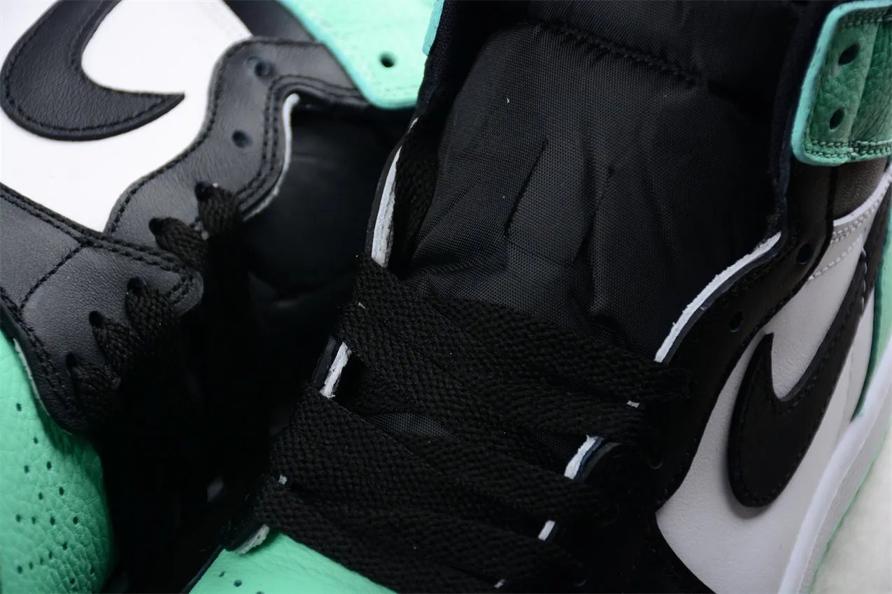 Jordan 1 Retro High OG Green Glow DZ5485-130