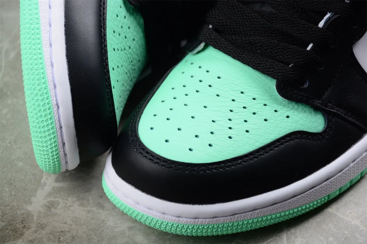 Jordan 1 Retro High OG Green Glow DZ5485-130