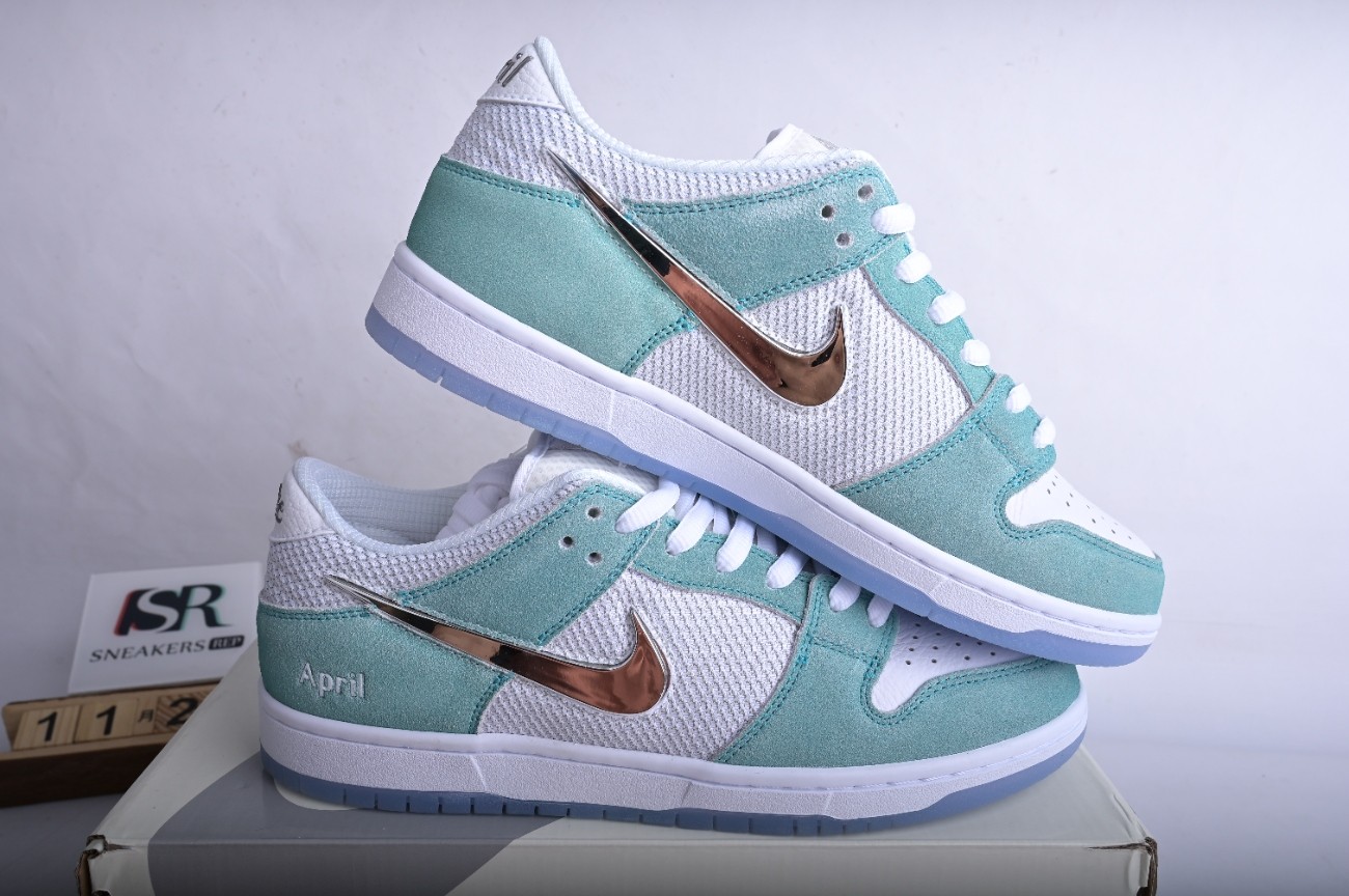 April Skateboards x Dunk Low SB 