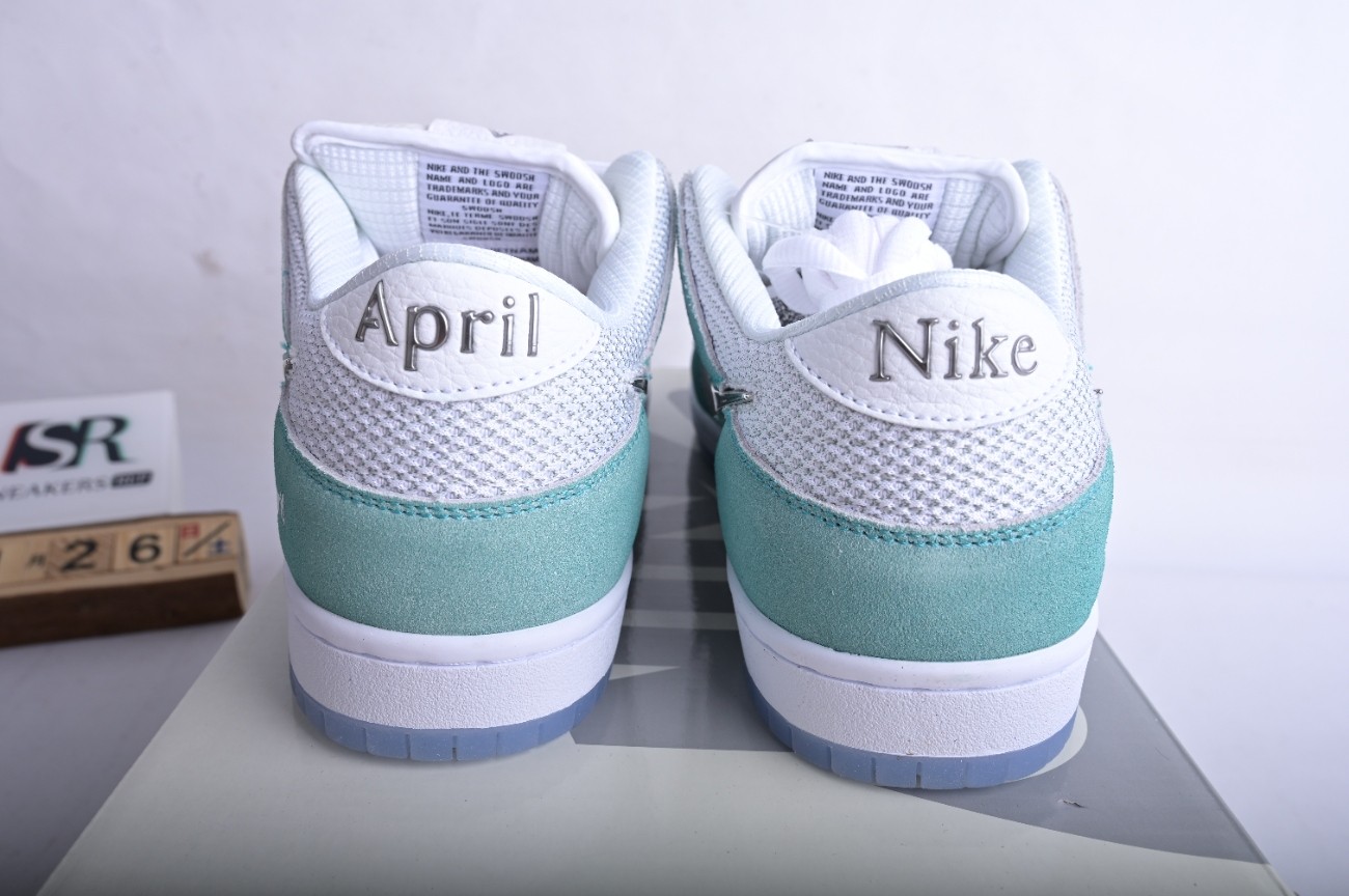 April Skateboards x Dunk Low SB 