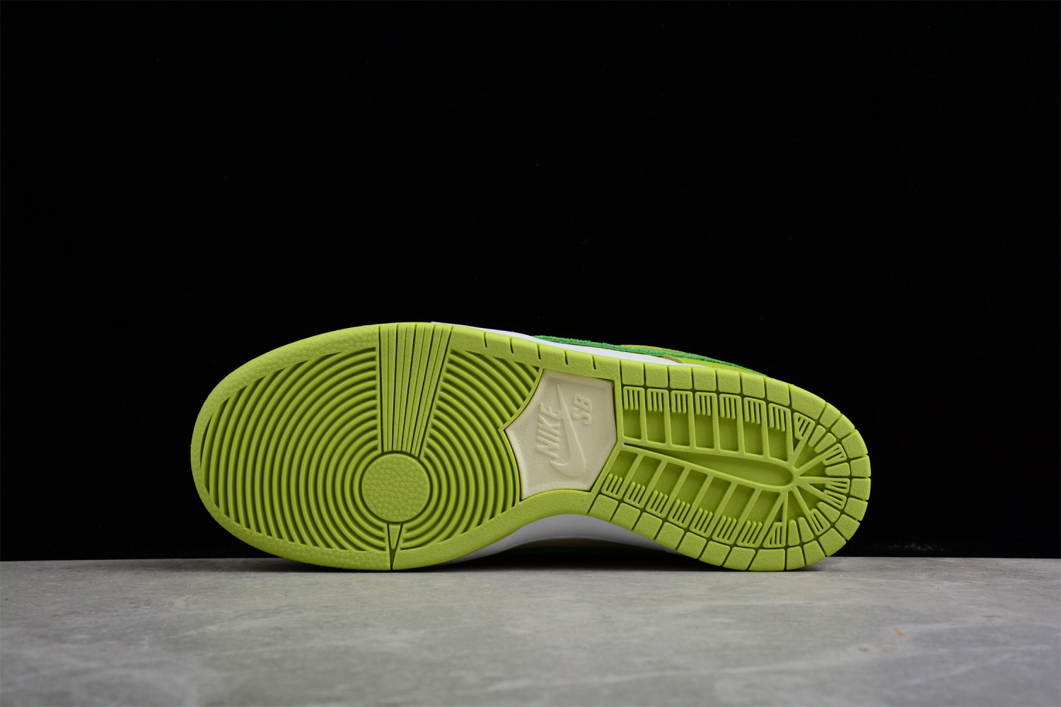 Nike SB Dunk Low Green Apple DM0807-300