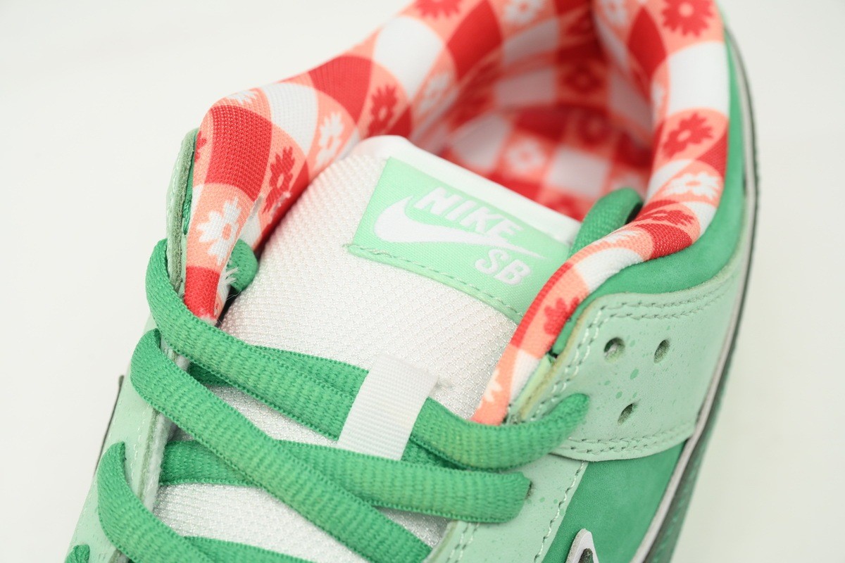 CONCEPTS × Nike Dunk SB Seaweed Green Lobster BV1310-303