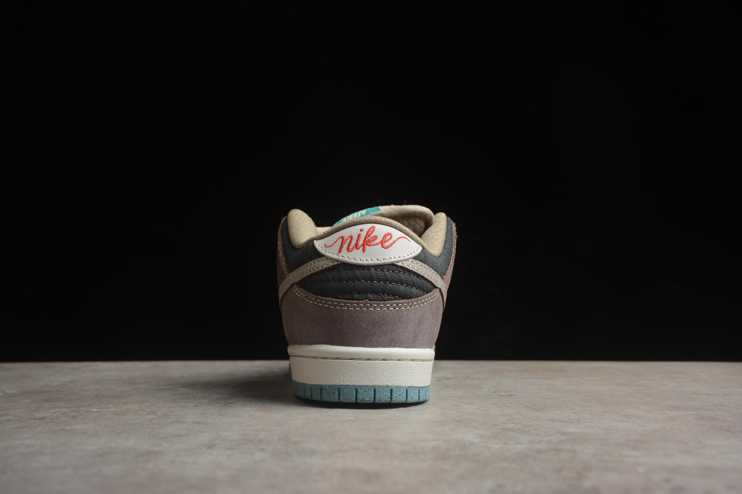 Nike SB Dunk Low Big Money Savings  FZ3129-200