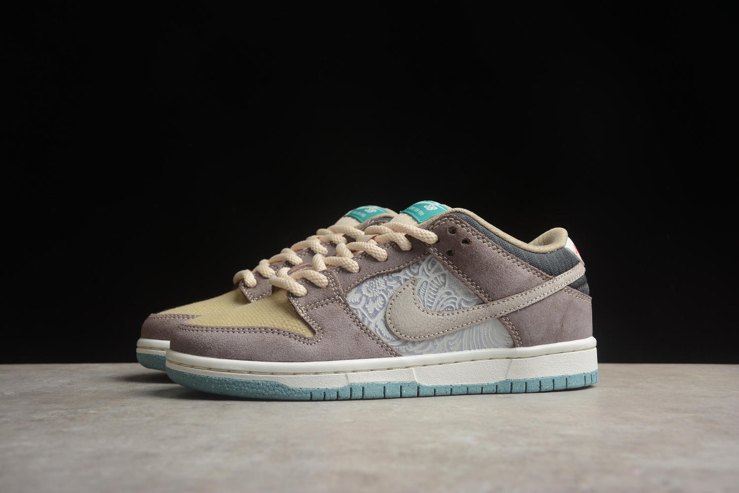 Nike SB Dunk Low Big Money Savings  FZ3129-200