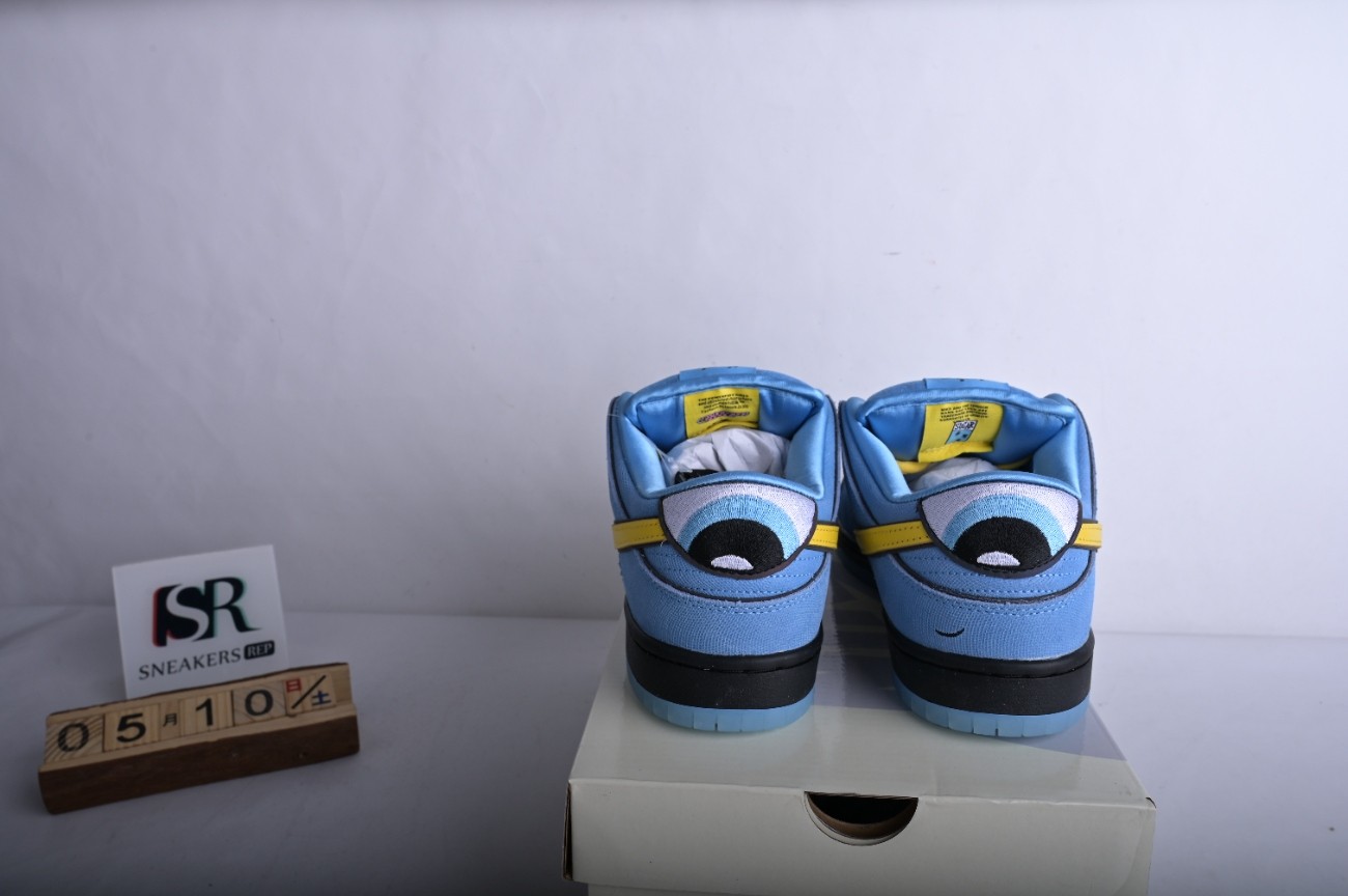 Powerpuff Girls x Nike SB Dunk Low FZ8320-400