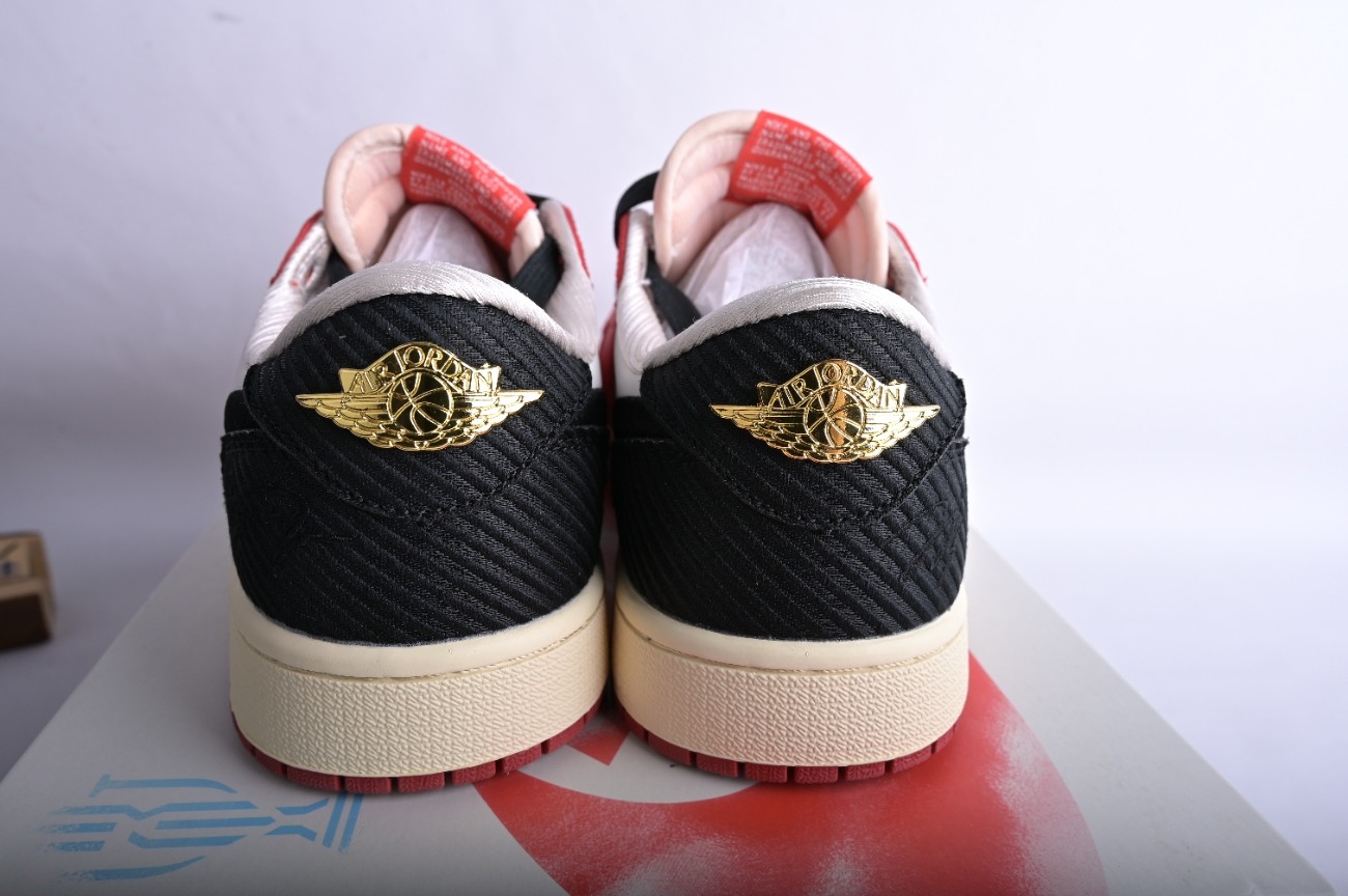 Jordan 1 Retro Low OG Trophy Room Away FN0432-100
