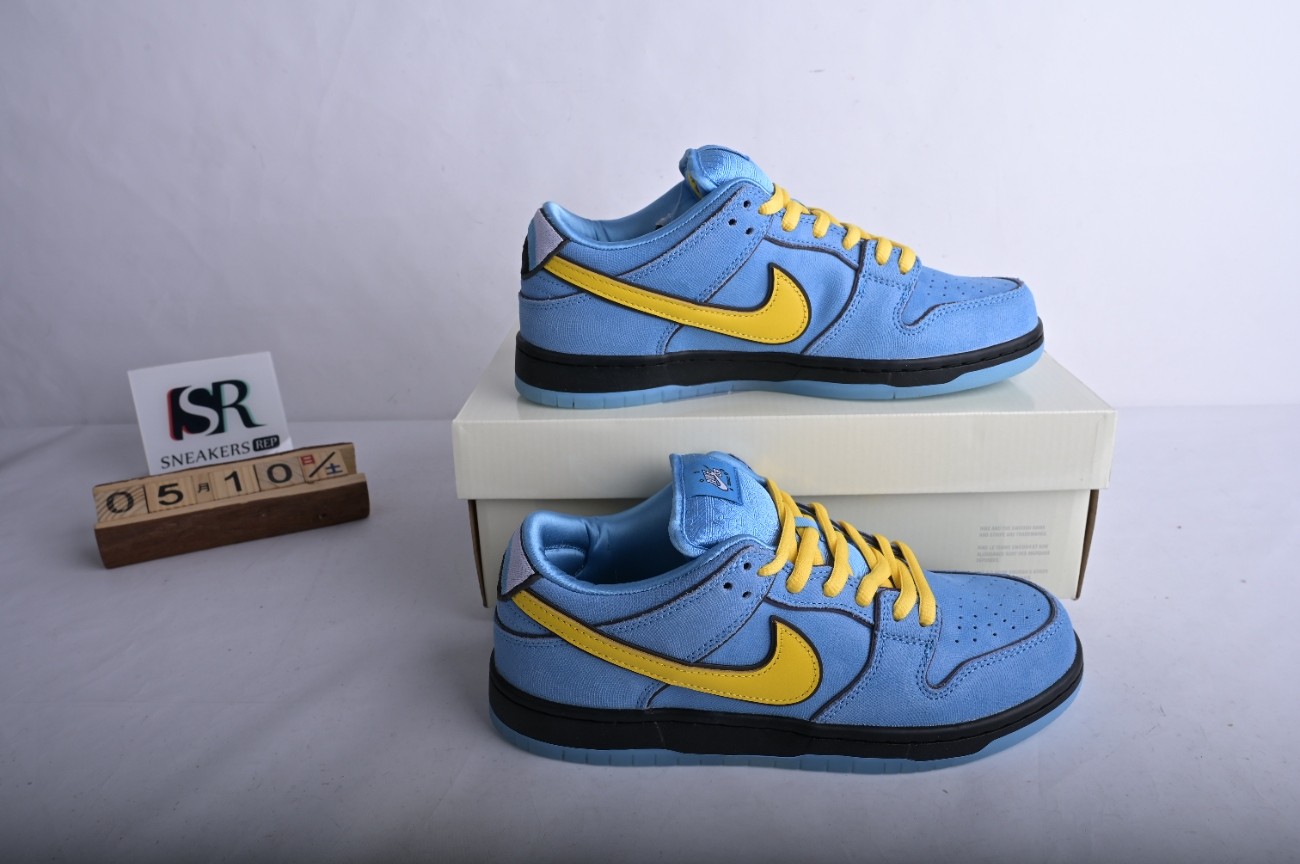 Powerpuff Girls x Nike SB Dunk Low FZ8320-400
