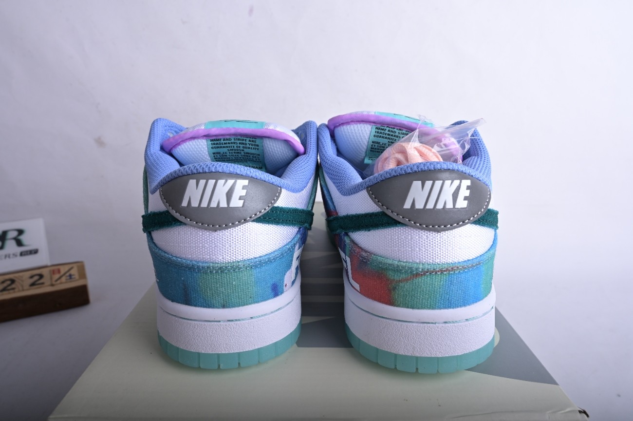 Nike SB Dunk Low Futura Laboratories Bleached Aqua HF6061-400