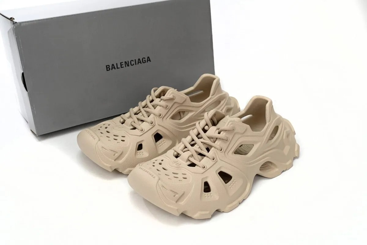 Bal*nci*ga HD Lace Up Beige 702421W3CES9300