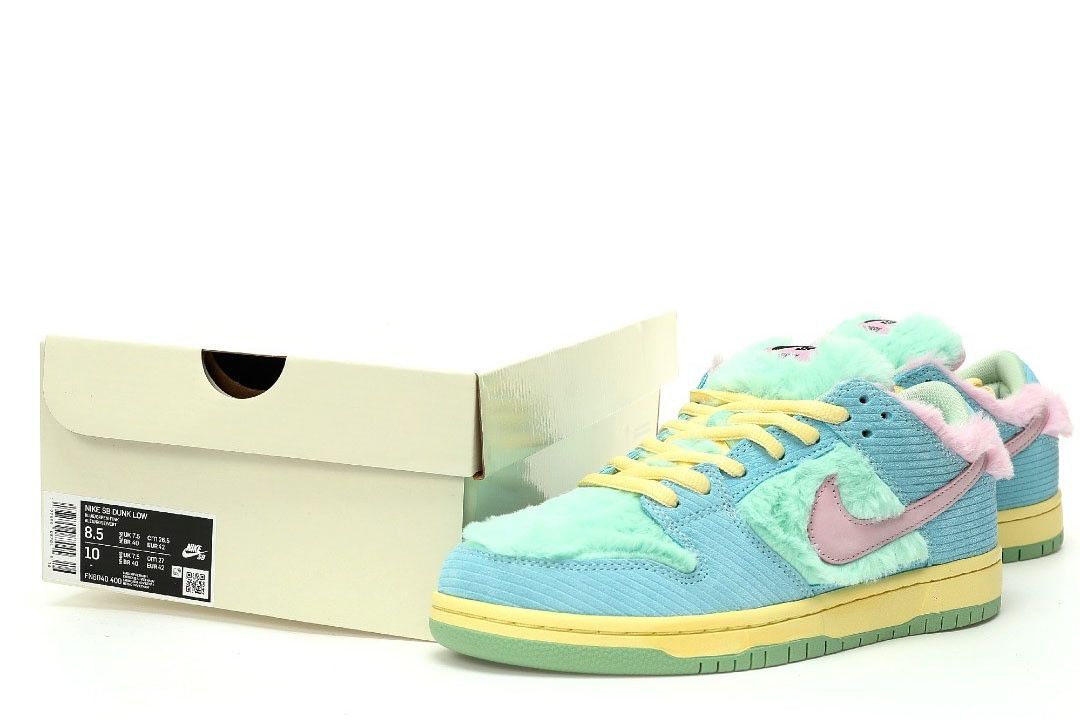 Verdy × Nike Dunk SB FN6040-400