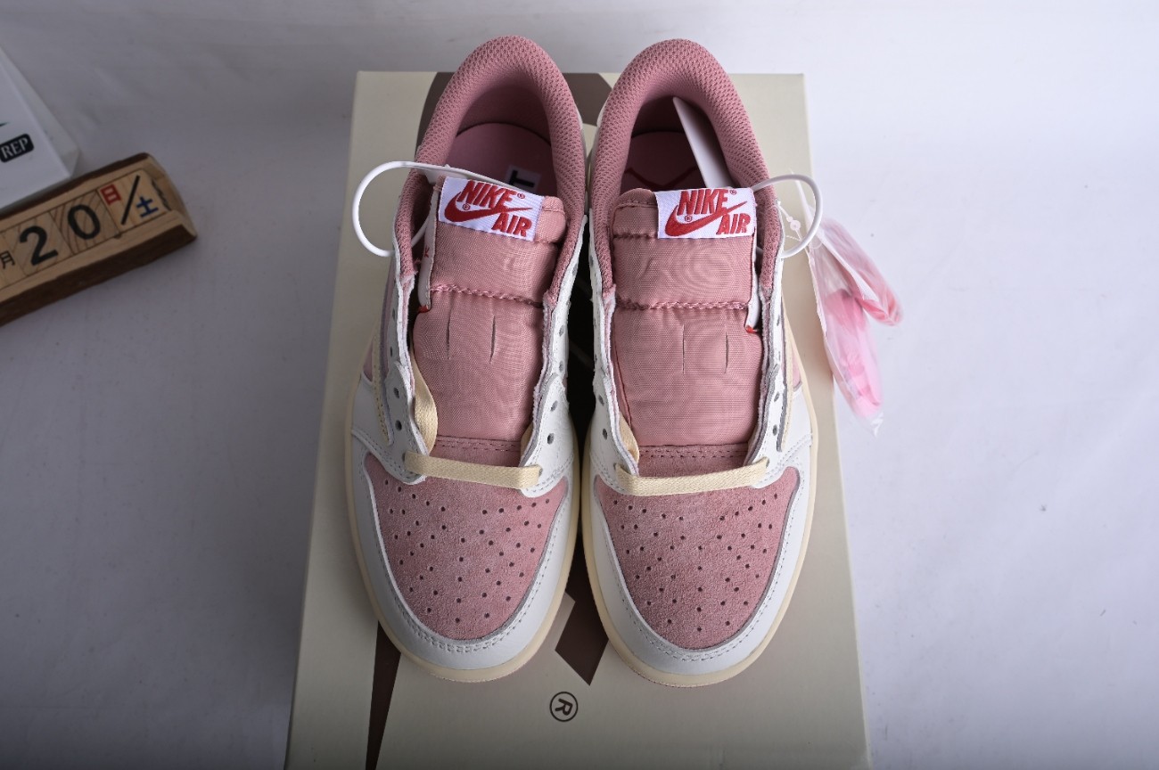 Travis Scott x Air Jordan 1 Low OG  “Shy Pink”